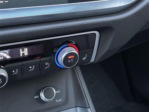 Certified 2025 Audi Q3 2.0T Premium Plus w/ Premium Plus Package image 32