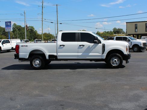 Used 2024 Ford F250 XL image 6