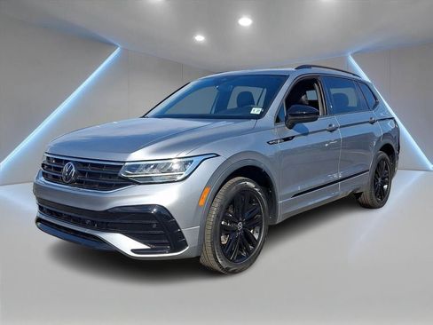 Certified 2022 Volkswagen Tiguan SE R-Line AWD/4WD image 1