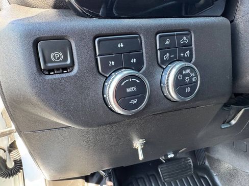Used 2024 GMC Sierra 3500 SLE w/ SLE Convenience Package AWD/4WD image 16