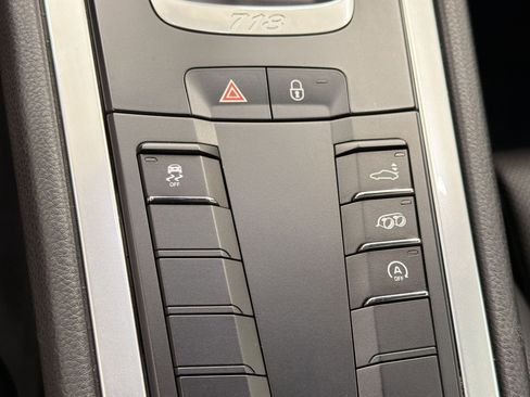 Used 2018 Porsche 718 Cayman S RWD image 23