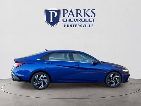 Used 2025 Hyundai Elantra Limited FWD image 36