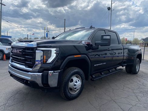 Used 2025 GMC Sierra 3500 Pro AWD/4WD image 8