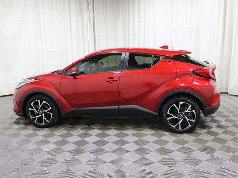 Used 2021 Toyota C-HR XLE image 32