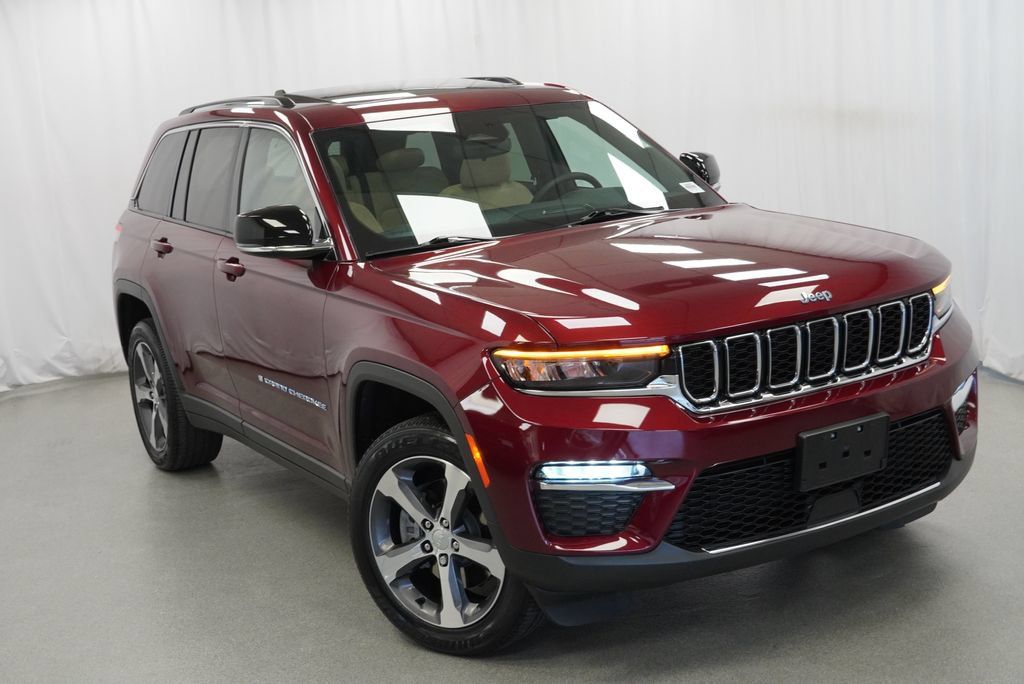 Used 2022 Jeep Grand Cherokee Limited 4xe AWD/4WD image 16