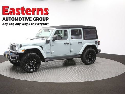 Used 2024 Jeep Wrangler Unlimited Sahara w/ Technology Group AWD/4WD image 57
