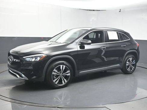 Certified 2025 Mercedes-Benz GLA 250 image 4