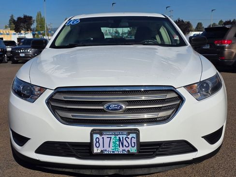 Used 2016 Ford Taurus SE image 3