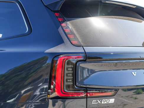 New 2025 Volvo EX90 Ultra image 9