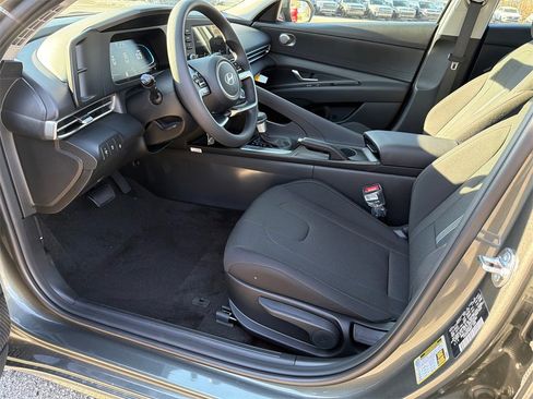 New 2026 Hyundai Elantra SE image 9