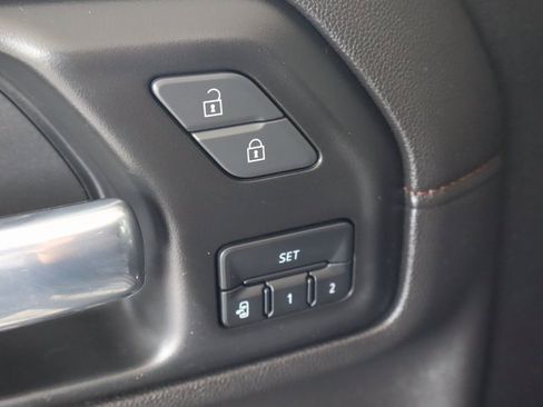 Used 2022 GMC Sierra 2500 AT4 w/ AT4 Preferred Package image 16