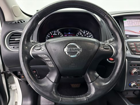 Used 2017 Nissan Pathfinder SL w/ SL Premium Package FWD image 5