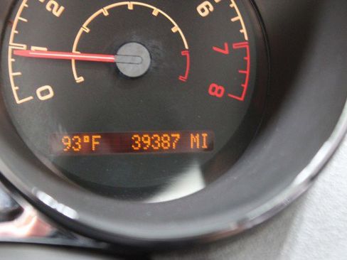 Used 2008 Saturn Sky w/ Premium Trim Package image 25