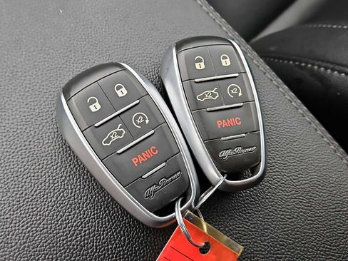 Used 2022 Alfa Romeo Stelvio Ti image 35