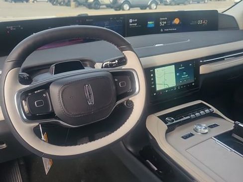 New 2026 Lincoln Navigator L Reserve image 6