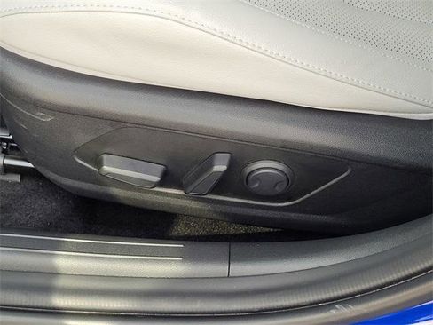 Used 2024 Hyundai Elantra Limited image 14