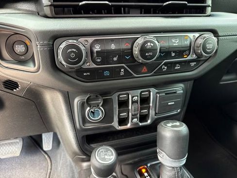 Used 2024 Jeep Wrangler High Altitude AWD/4WD image 13