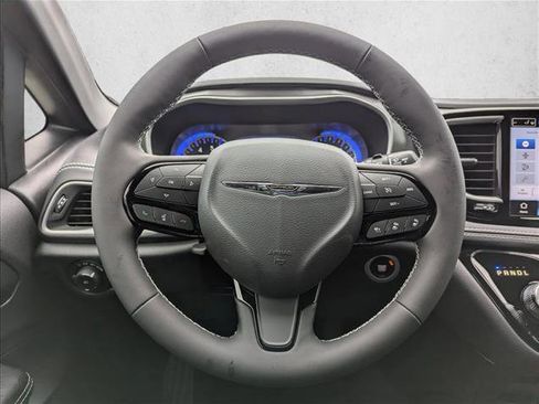 New 2026 Chrysler Pacifica Select w/ S Appearance Package FWD image 15