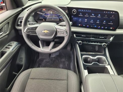 New 2025 Chevrolet Traverse LT w/ Driver Confidence Package image 13
