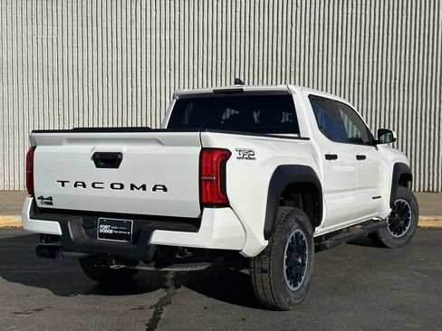 Used 2024 Toyota Tacoma SR5 image 5