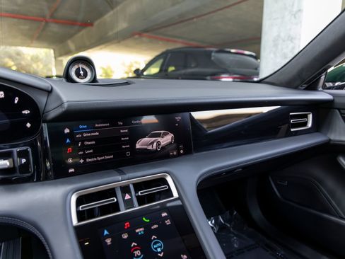 Certified 2025 Porsche Taycan GTS AWD/4WD image 35