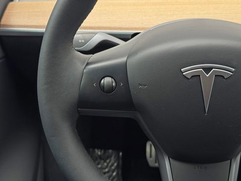 Used 2020 Tesla Model Y Long Range AWD/4WD image 19
