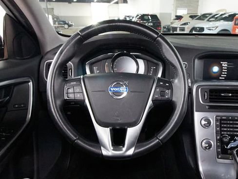 Used 2017 Volvo V60 T5 Cross Country w/ Convenience Package AWD/4WD image 9