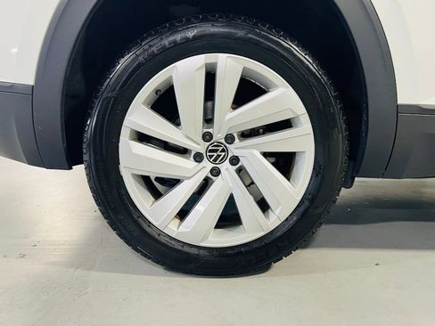 Used 2022 Volkswagen Atlas Cross Sport SE FWD image 11