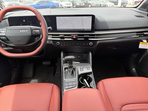 New 2026 Kia Sportage SX FWD image 9