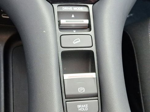 Certified 2024 Honda HR-V LX image 23