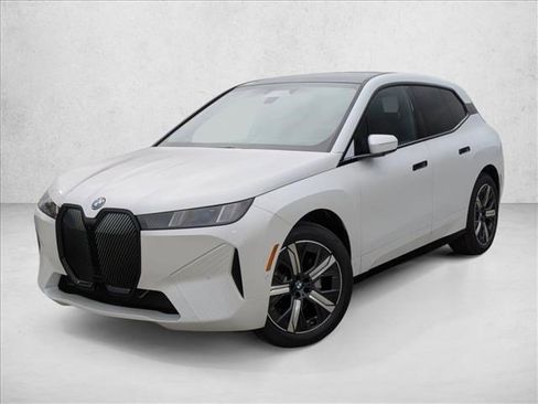 Used 2026 BMW iX xDrive60 image 1