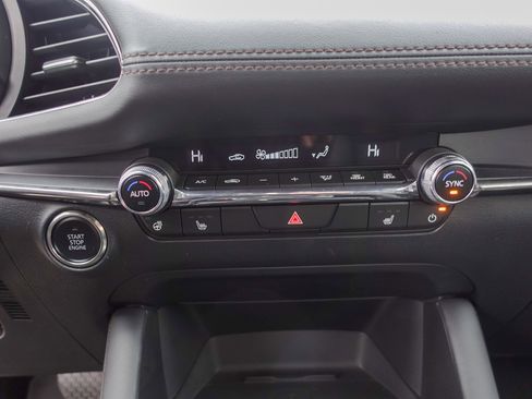 Certified 2025 MAZDA MAZDA3 Hatchback w/Premium Plus Pkg image 18