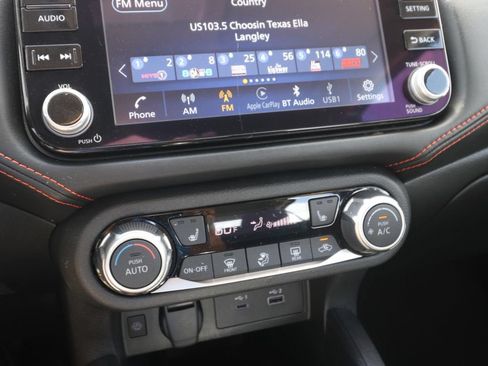 Used 2024 Nissan Versa SR FWD image 20