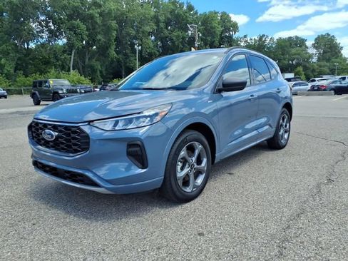 Certified 2024 Ford Escape ST-Line w/ Tech Pack #1 AWD/4WD image 3