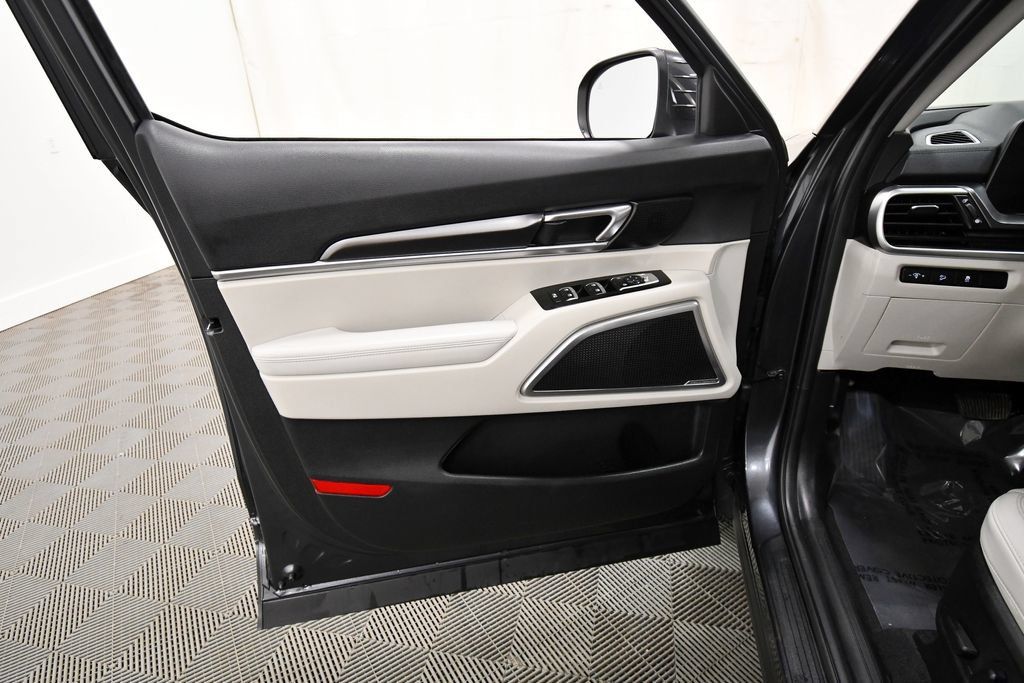 Certified 2024 Kia Telluride S AWD/4WD image 13