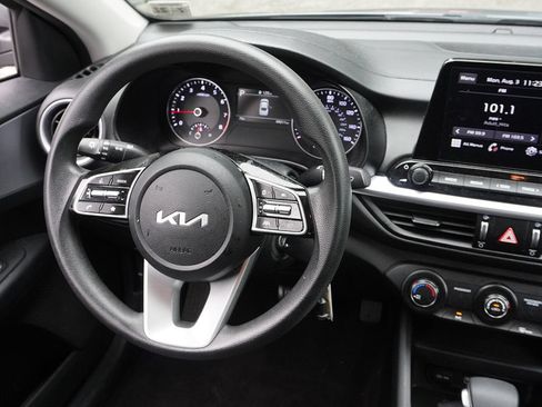 Used 2022 Kia Forte LXS FWD image 25