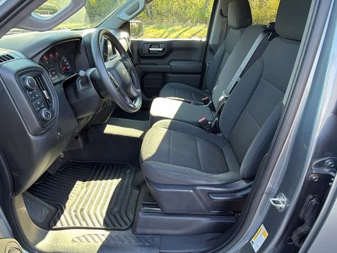 Used 2020 Chevrolet Silverado 1500 Custom w/ Custom Value Package image 16