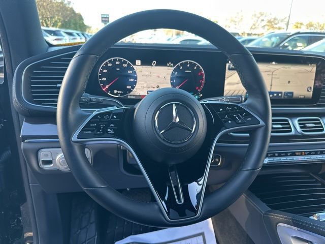 Used 2025 Mercedes-Benz GLS 450 4MATIC image 13