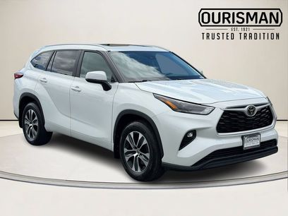 Used 2023 Toyota Highlander XLE