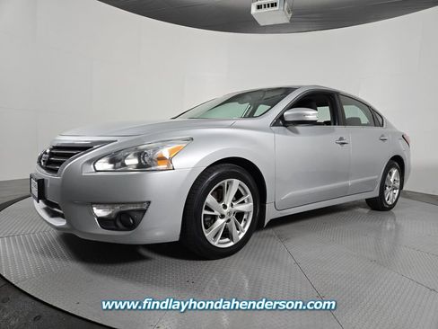 Used 2014 Nissan Altima 2.5 SV w/ Convenience Package image 2