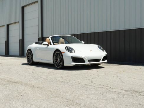 Used 2019 Porsche 911 Carrera S RWD image 3