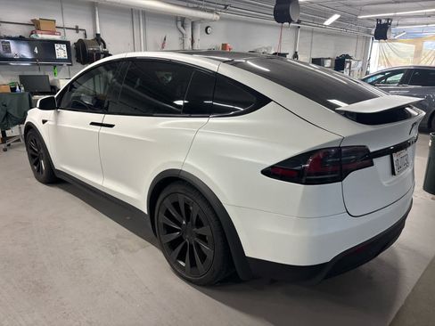 Used 2022 Tesla Model X image 5