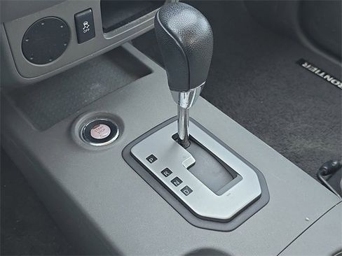 Used 2022 Nissan Frontier SV image 18