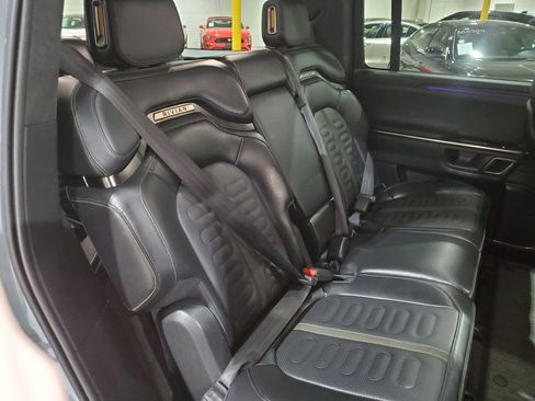 Used 2024 Rivian R1S Adventure AWD/4WD image 40