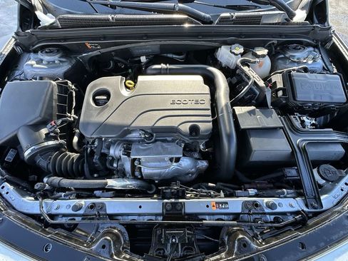 Used 2024 Chevrolet Malibu LS FWD image 24