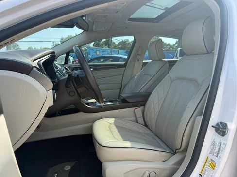 Used 2018 Ford Fusion Platinum FWD image 12