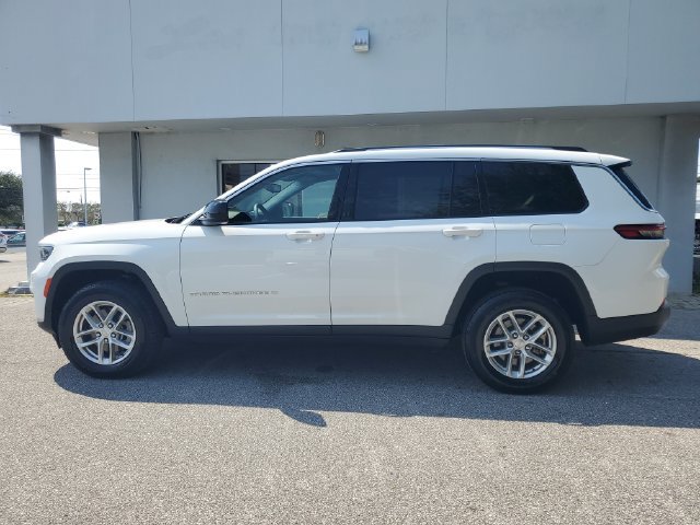 Used 2023 Jeep Grand Cherokee L Laredo RWD image 10