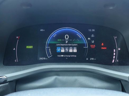 Used 2025 Toyota Camry SE image 11