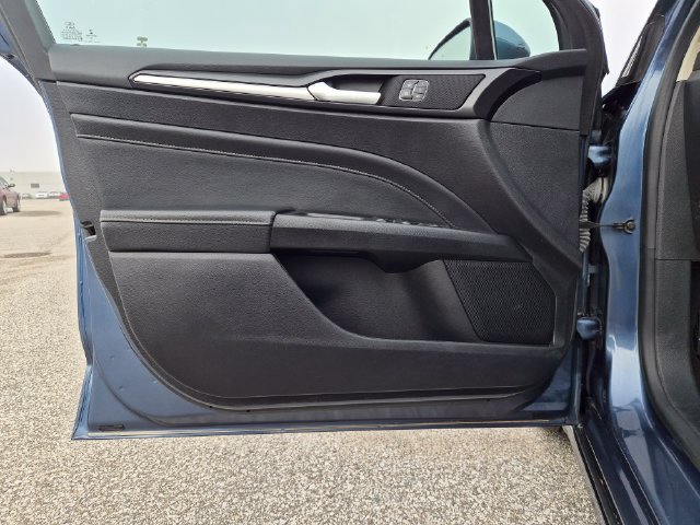 Used 2019 Ford Fusion Titanium AWD/4WD image 12