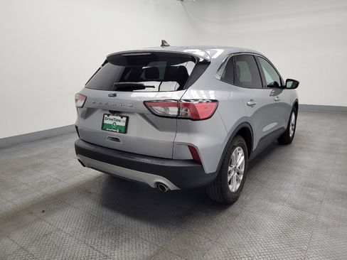 Used 2021 Ford Escape SE FWD image 9